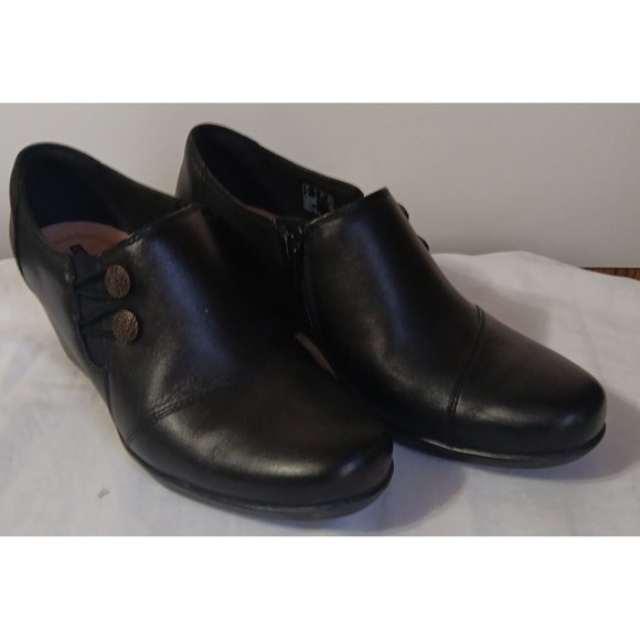 Women's Clark's Dress Shoes Black 7 Block Heel Emslie Warren Black Booties READ - Picture 2 of 11